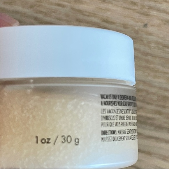 OUAI body cleanser 30ml  OUAI scalp and body scrub 30g  St. Barts mini new skin - Picture 8 of 8